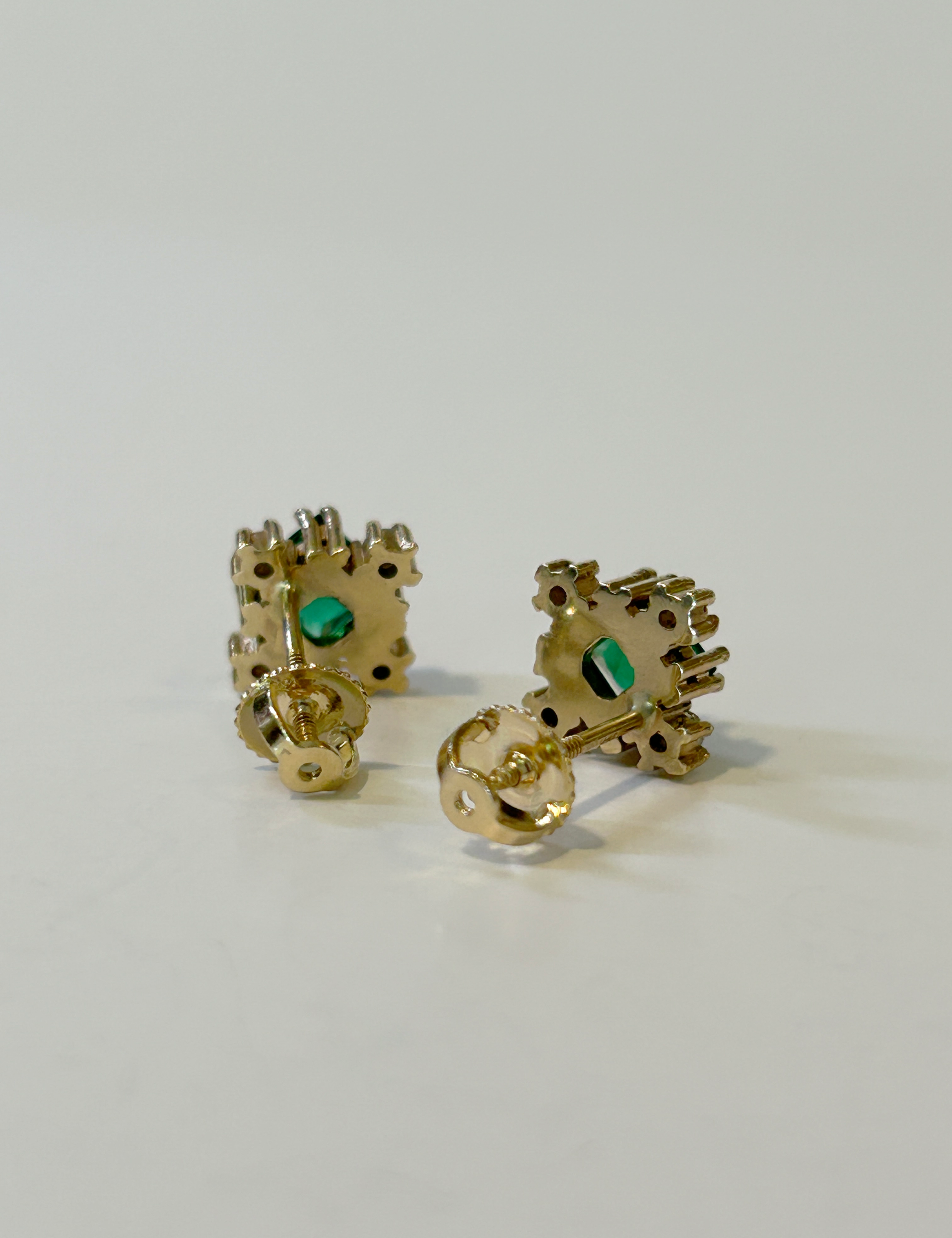 EMERALDEARRINGS_1.png