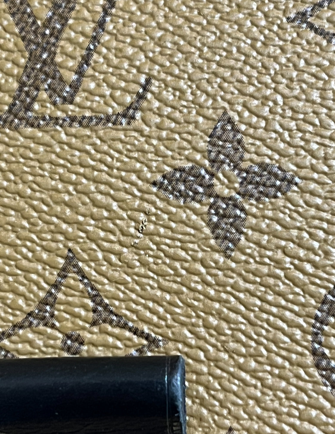 Louis Vuitton Pochette Metis Reverse Monogram