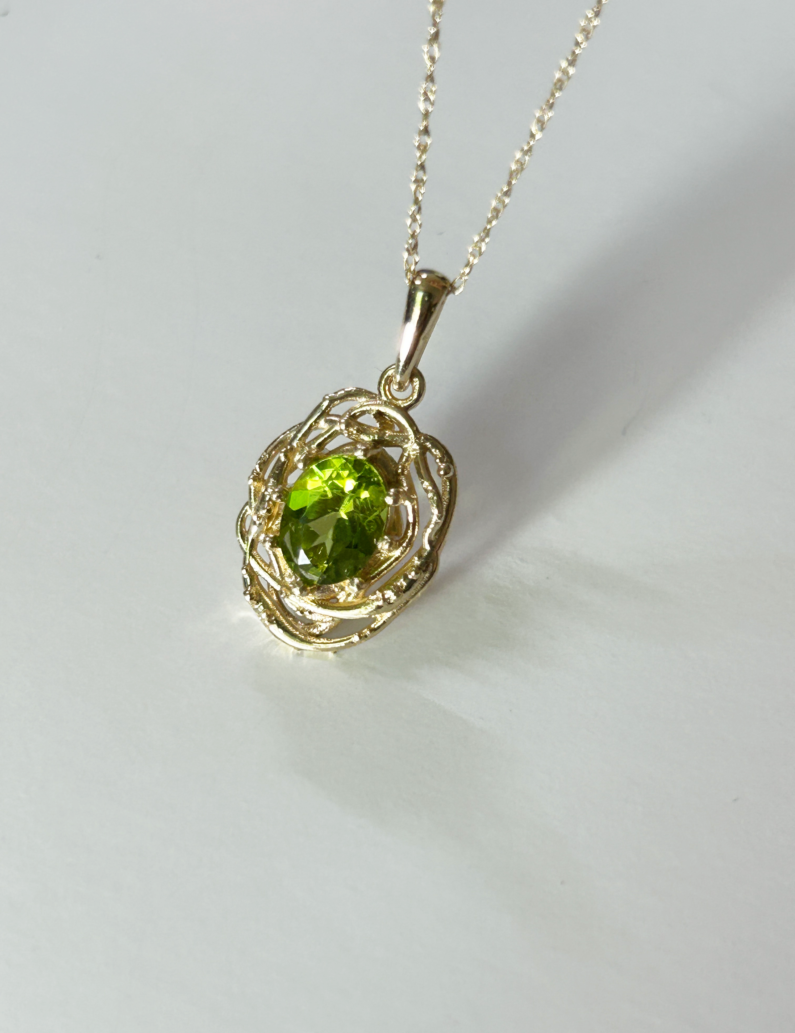 PERIDOTNECKLACE.png