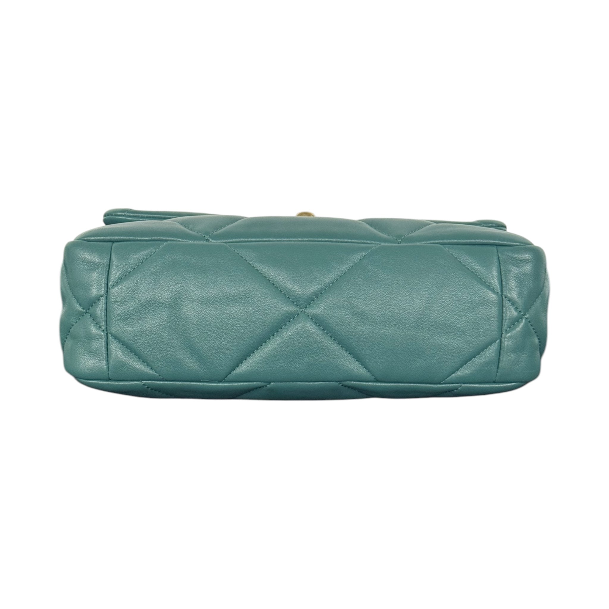 Chanel Medium 19 Flap
