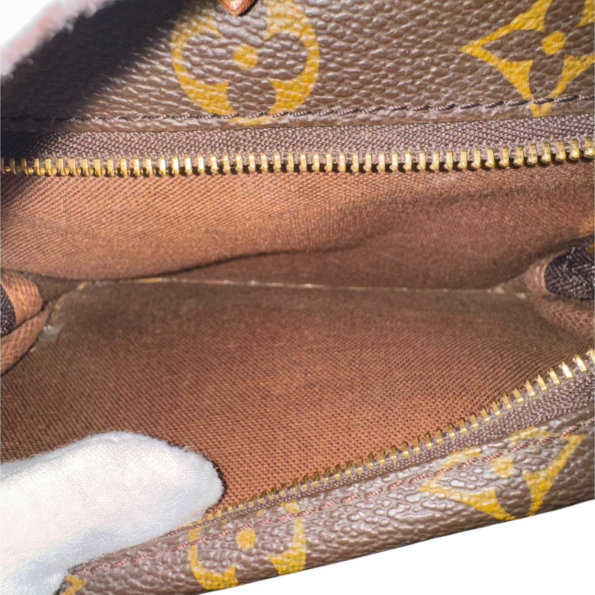 Louis Vuitton Vintage Montsouris PM