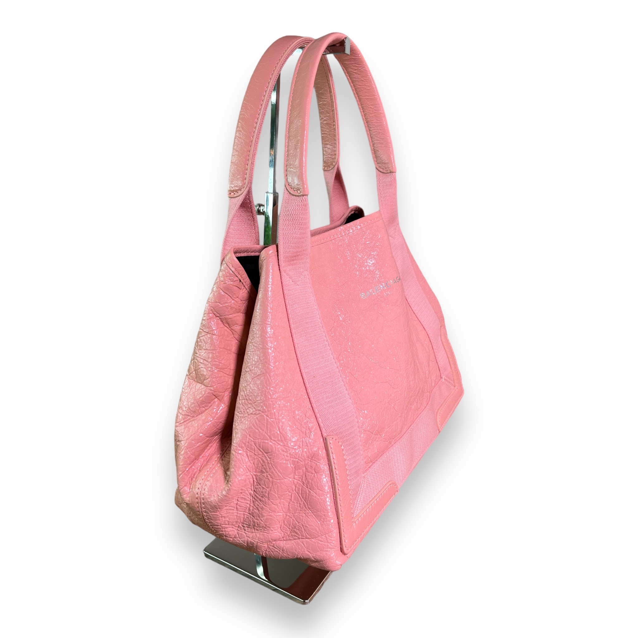 balenciagacabas_1.png