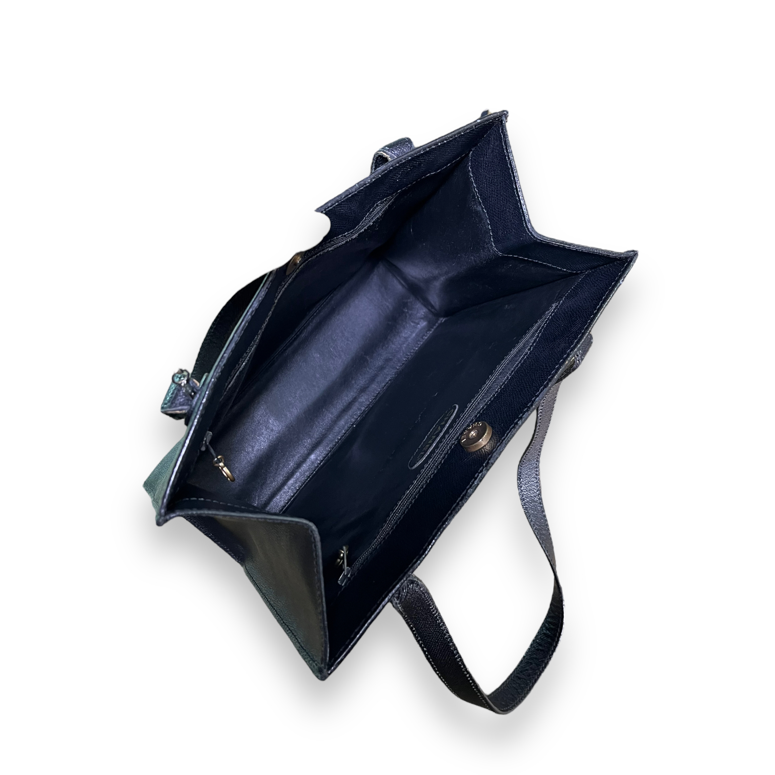 chanelshoppertote_3.png