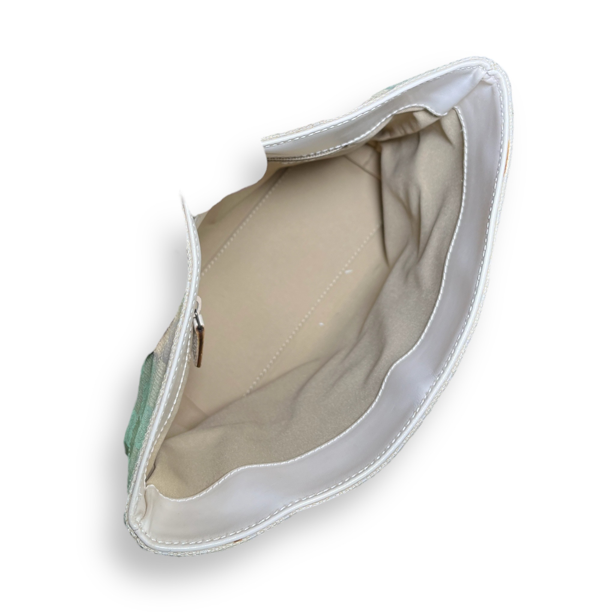 gucciwhite_3.png