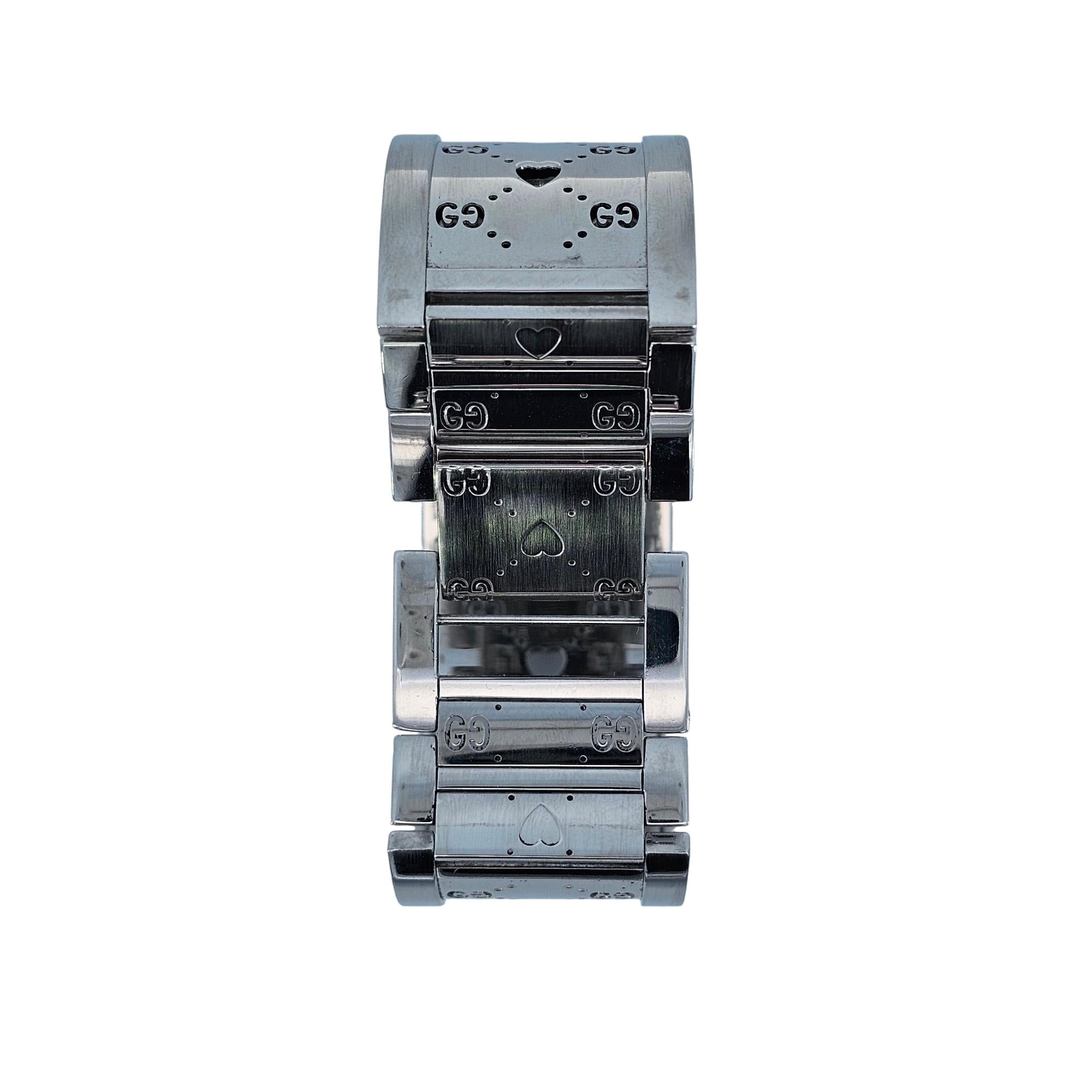 Gucci Twirl Heart Bangle SS Mother of pearl Reversible dial YA112501