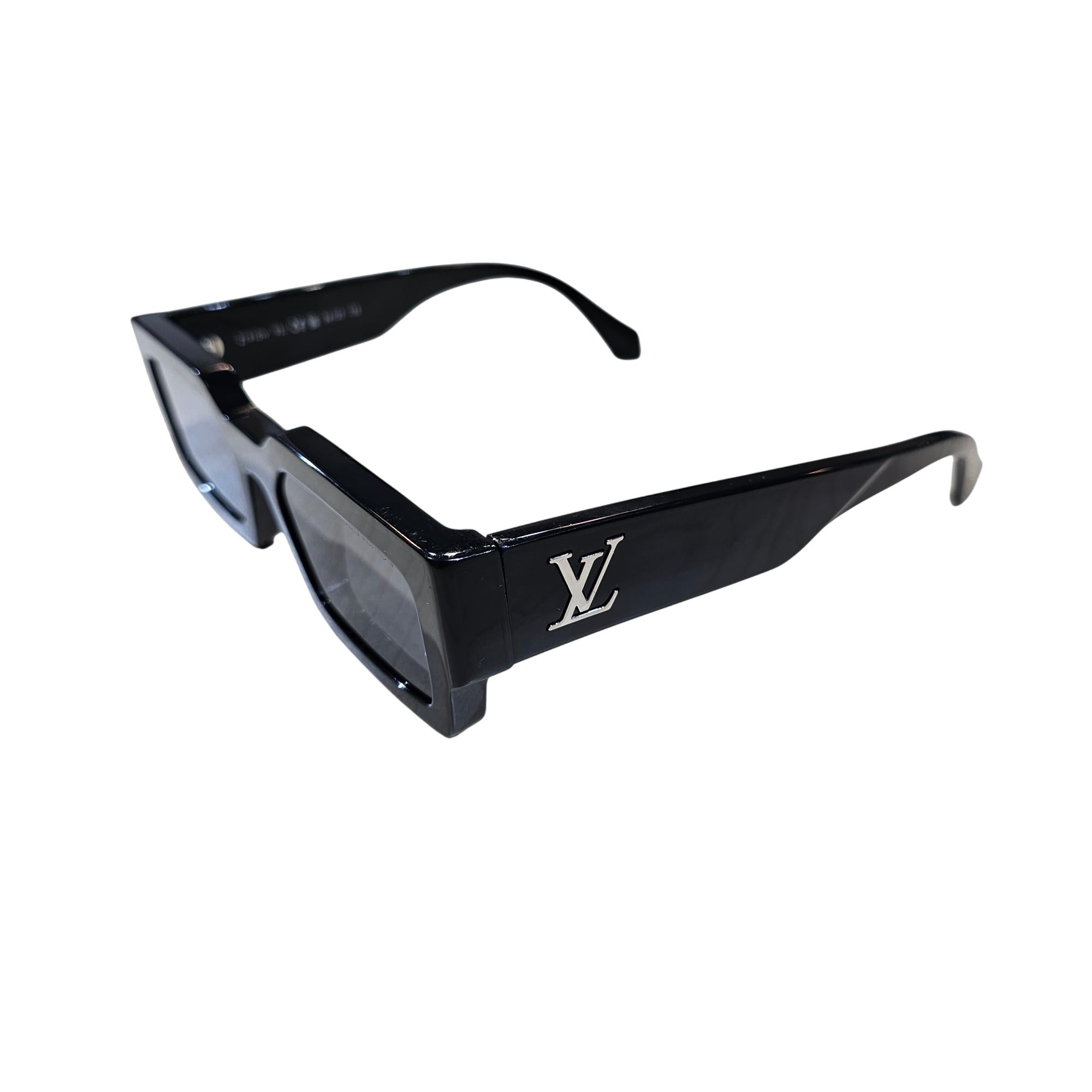 Louis Vuitton Clash Square Sunglasses Z1579E