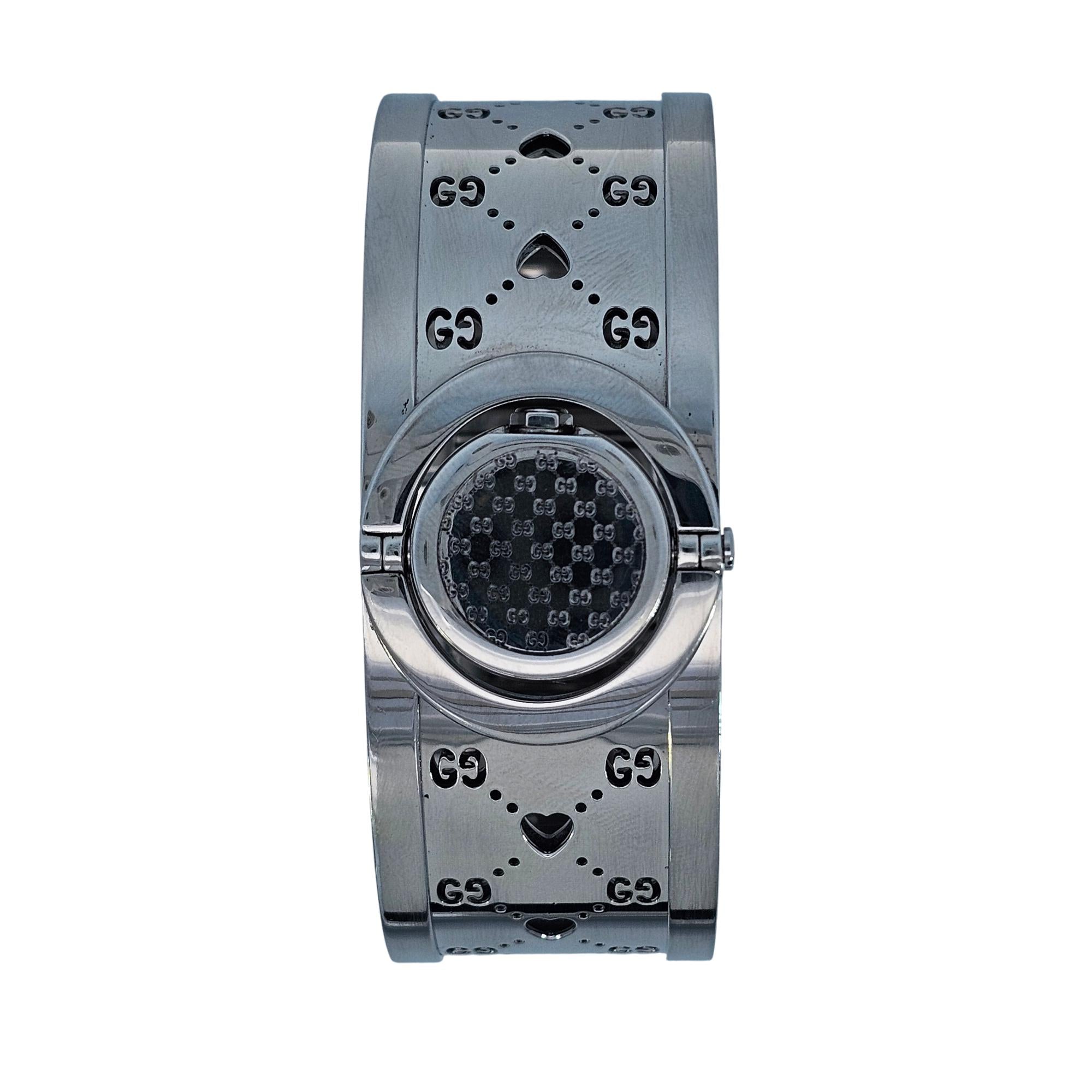 Gucci Twirl Heart Bangle SS Mother of pearl Reversible dial YA112501