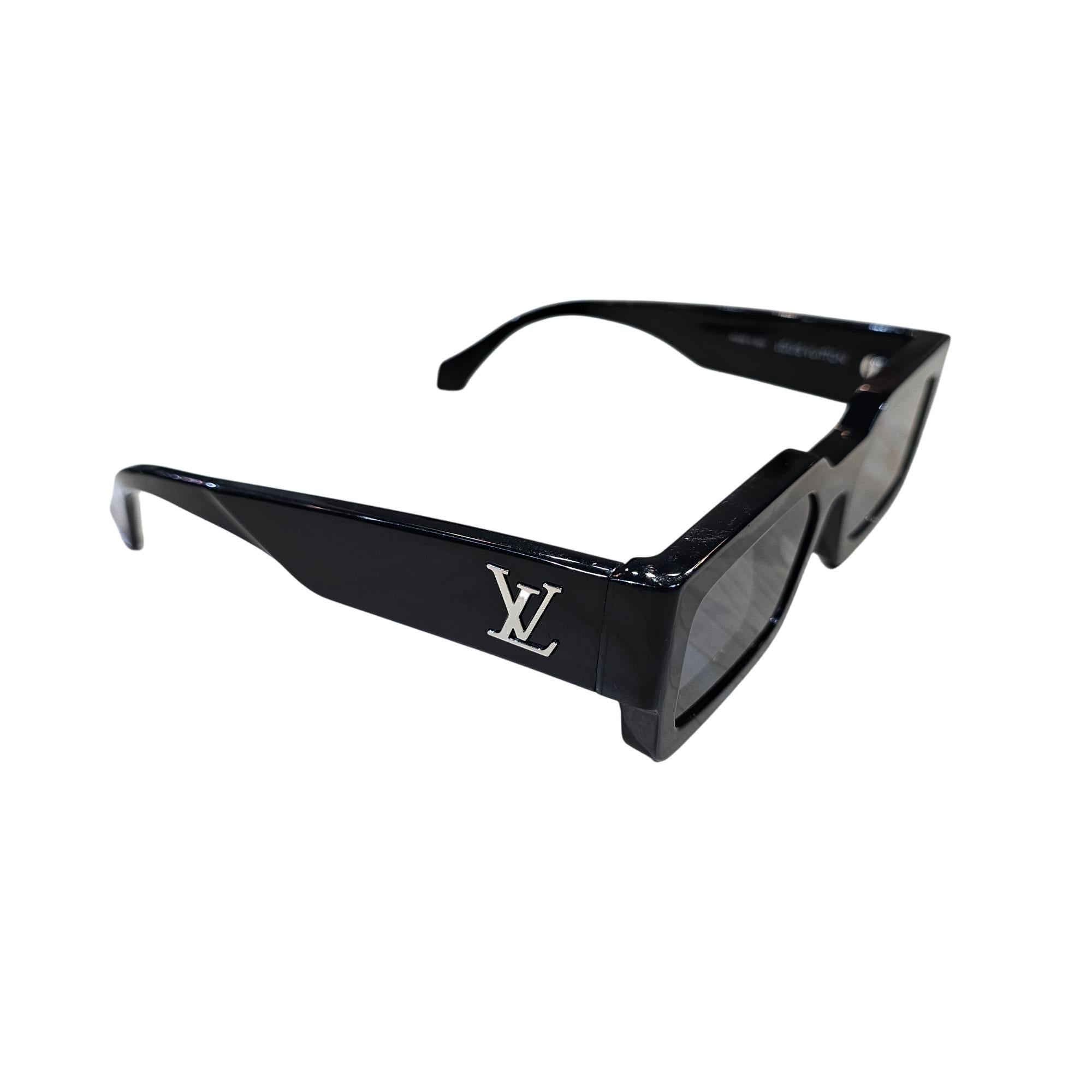 Louis Vuitton Clash Square Sunglasses Z1579E