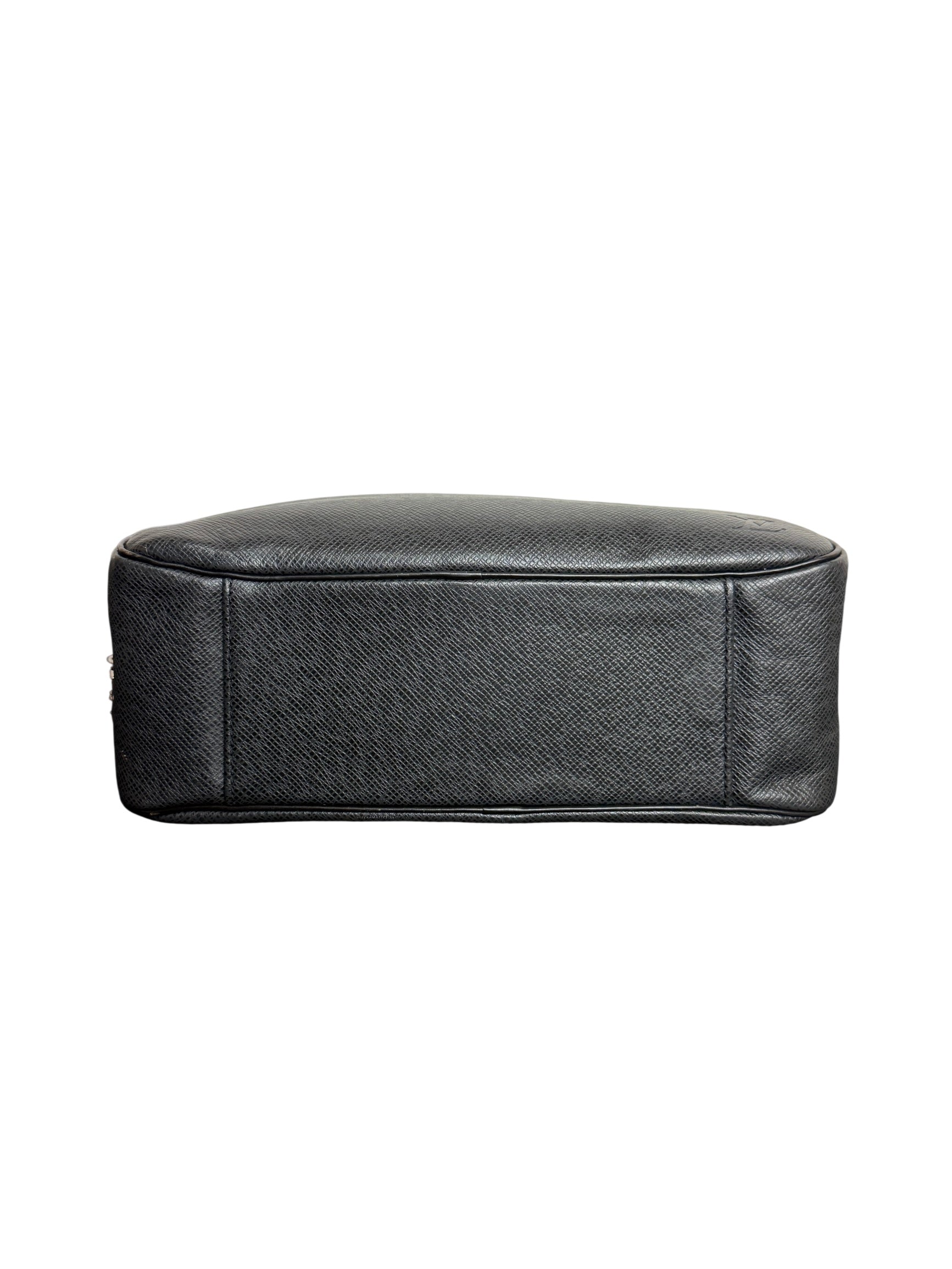 Louis Vuitton Taiga Toiletry Pouch