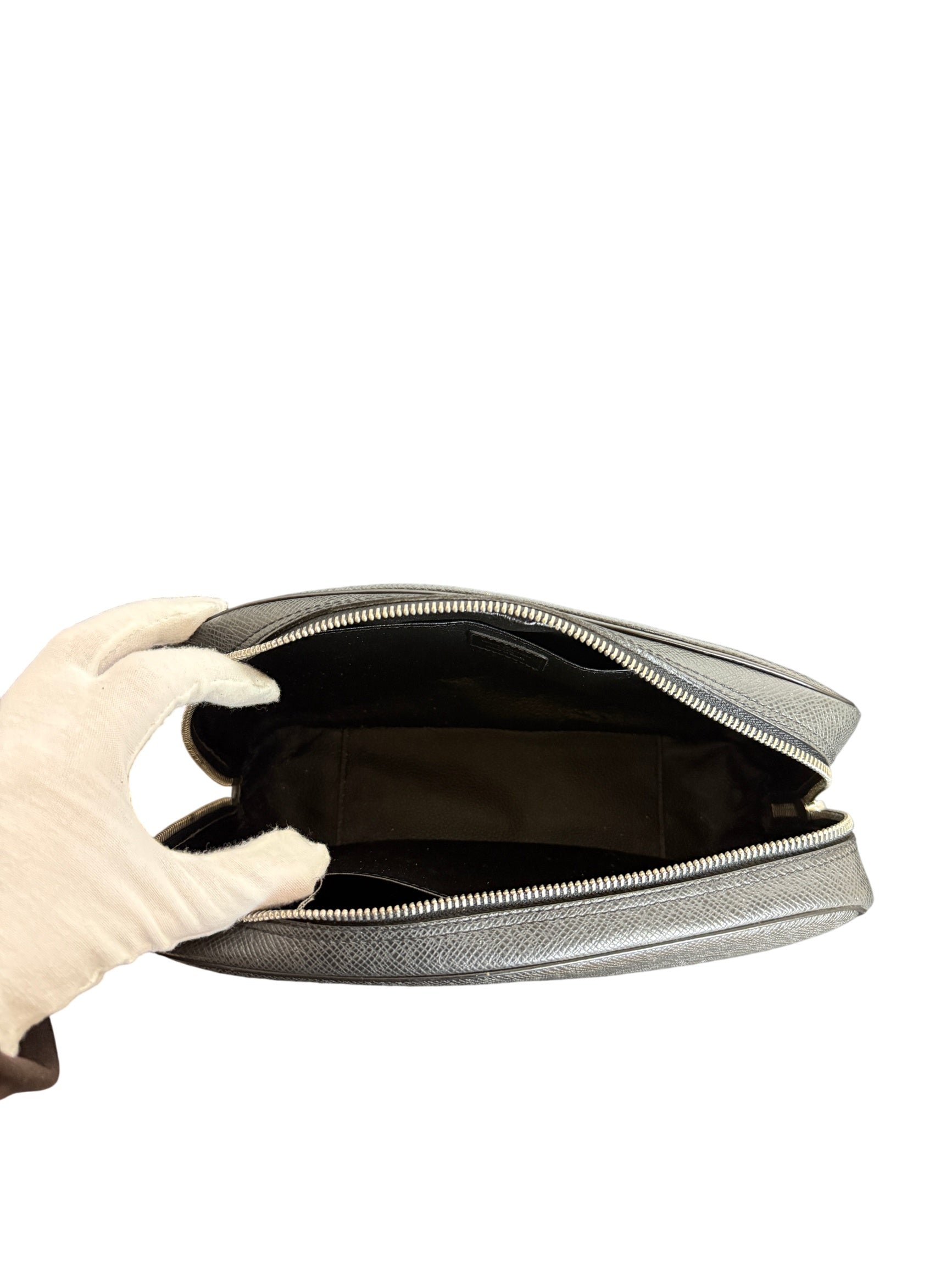 Louis Vuitton Taiga Toiletry Pouch