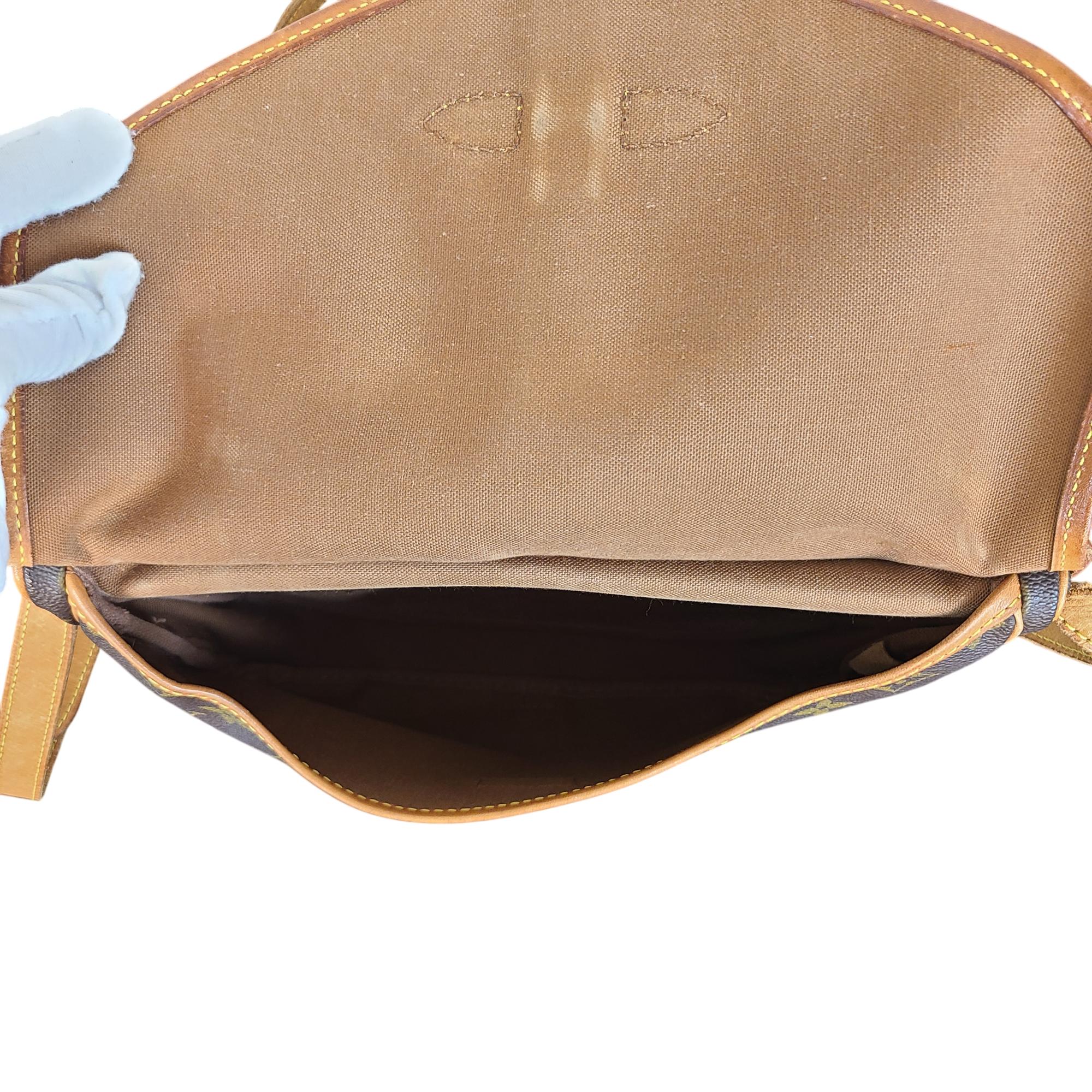Louis Vuitton Saumur 35