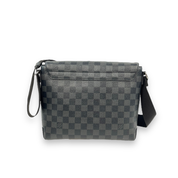 Louis Vuitton District PM Messenger