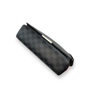 Louis Vuitton District PM Messenger