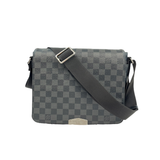 Louis Vuitton District PM Messenger