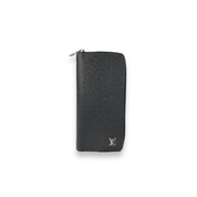 Louis Vuitton Taiga Long Zippy Wallet