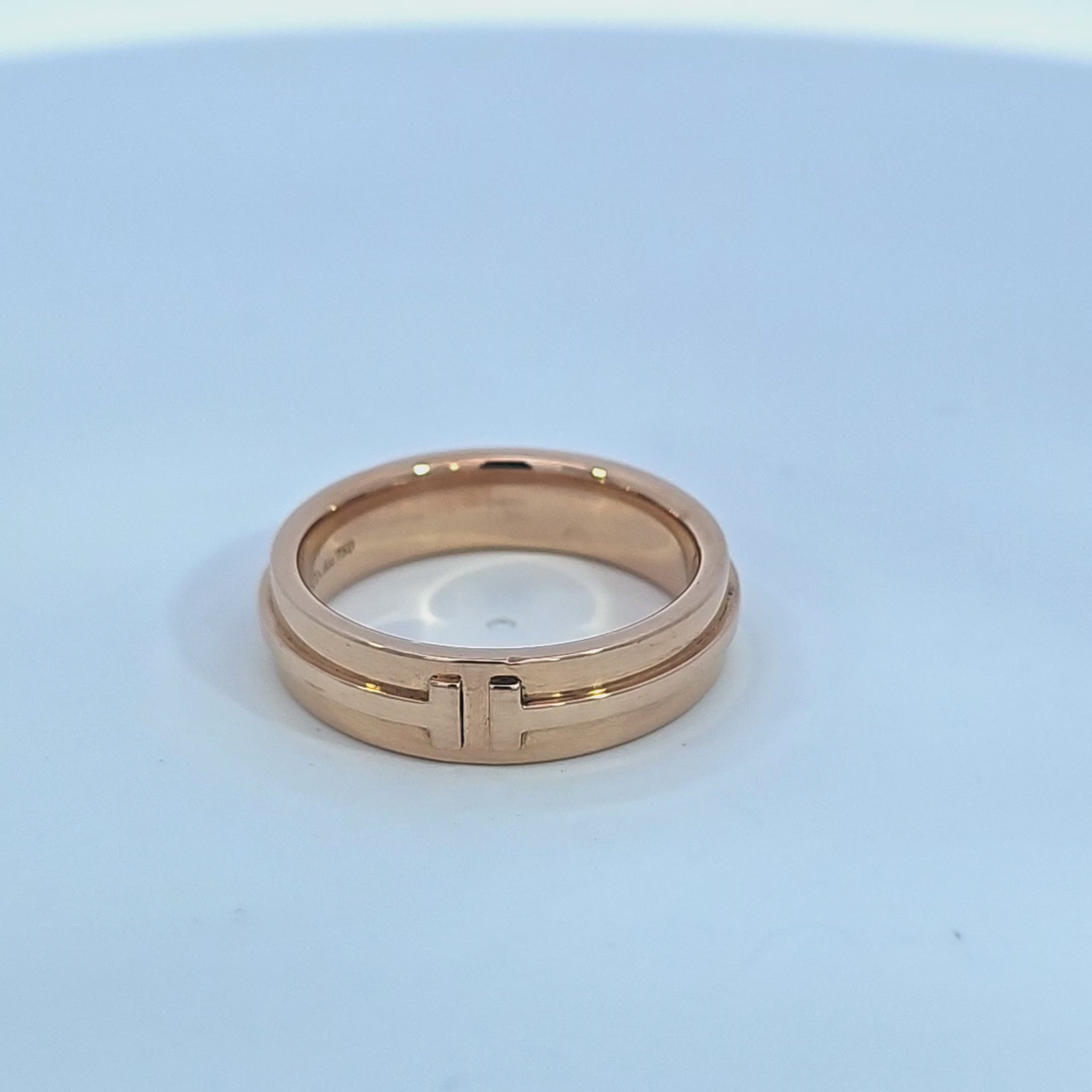Tiffany & Co. "T" Wide Ring in 18k Rose Gold