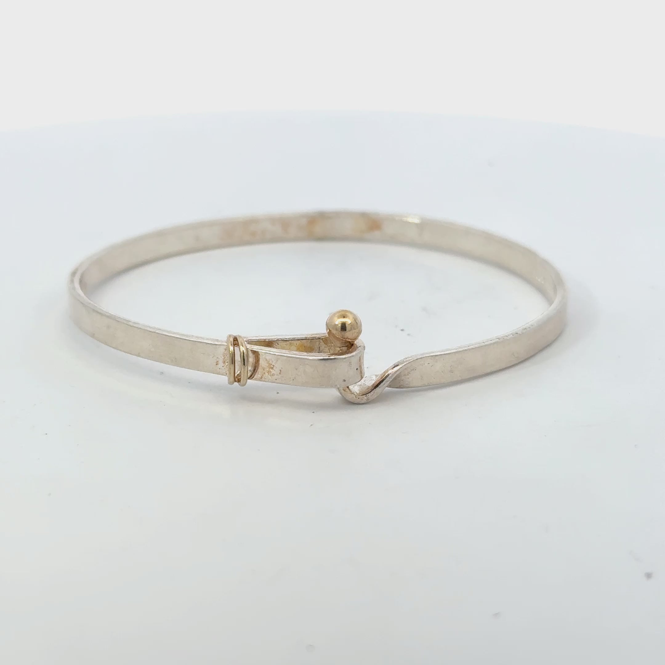 Sterling Silver & 18K Yellow Gold Hook and Eye Bangle Bracelet Tiffany & Co. 925, 18k