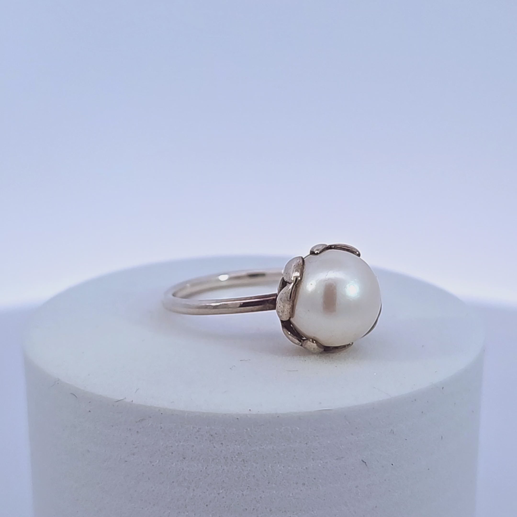 Tiffany & Co. Retired Paloma Picasso Olive Leaf Pearl Sterling Silver Ring