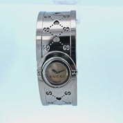 Gucci Twirl Heart Bangle SS Mother of pearl Reversible dial YA112501