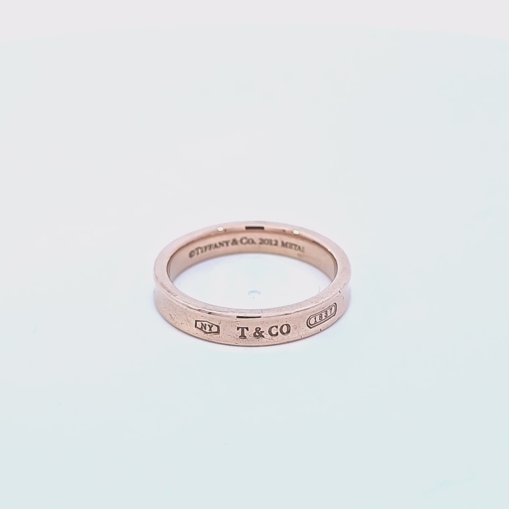 Tiffany ティファニー  1837 Rubedo メタル　リング Tiffany & Co. 1837 Rubedo Metal Narrow Band Ring – The Luxury