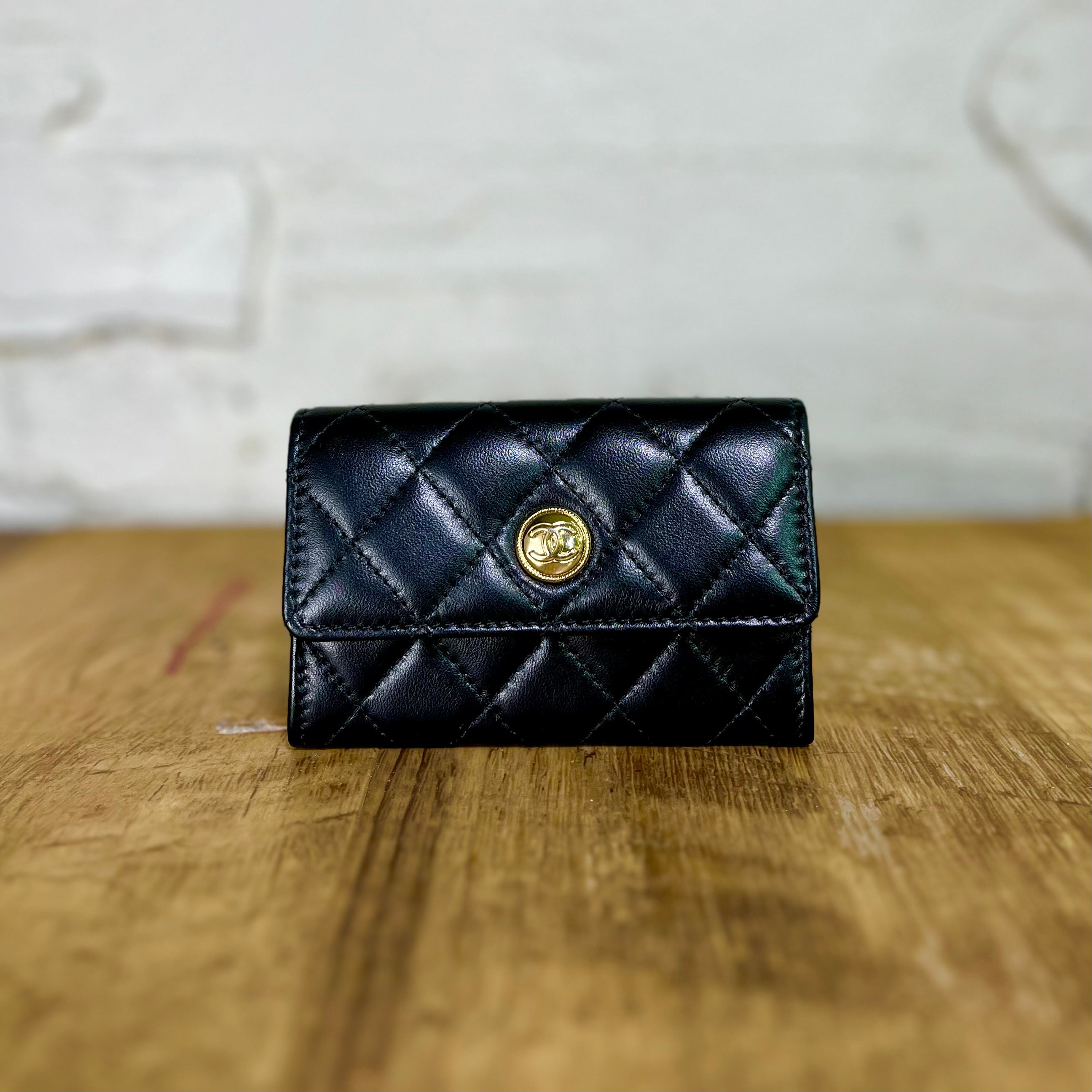ChanelQuiltedCardWallet.jpg